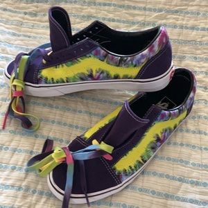 Vans tye dye NWOT 9.5 men’s.